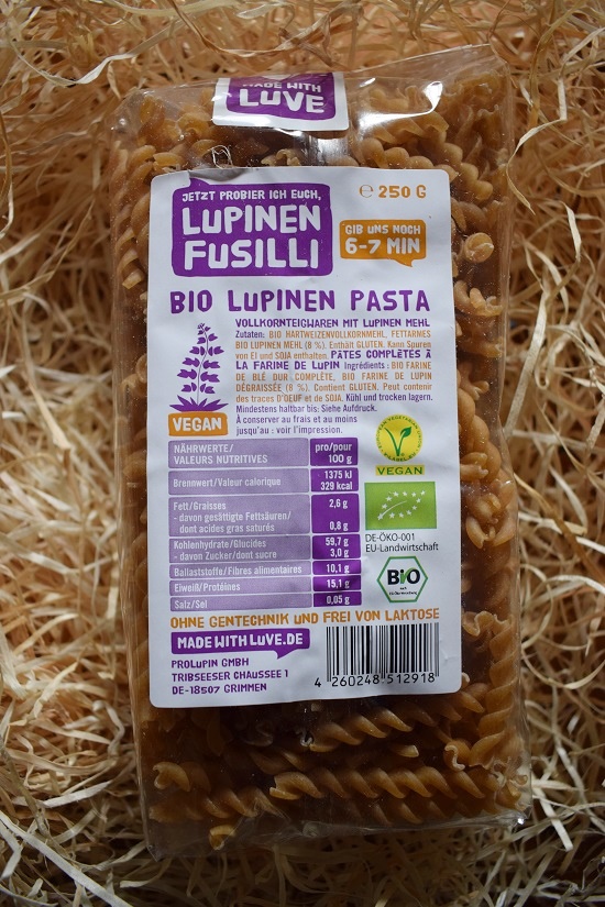 Brandnooz-Genussbox-November-2017 made with luve Bio Lupinen Pasta Probenqueen
