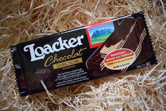 Brandnooz Box Dezember Loacker Chocolat dark noir Probequeen