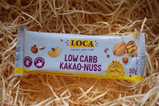 Brandnooz Genussbox Januar Loca Low Carb Kakao-Nuss Riegel