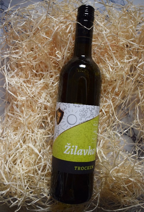 Brandnooz Genussbox Oktober 2019 Flasche Zilavka Weißwein trocken